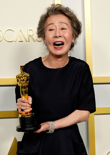 奧斯卡女配｜尹汝貞成首位韓女演員奪獎！經歷婚變、為愛息影 靠正能量揚