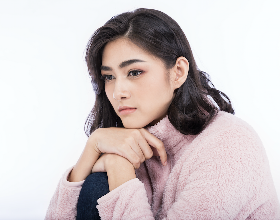 常咬手指、頭痛都是焦慮症特徵？3大焦慮症治療方法 教你逆轉焦慮思維