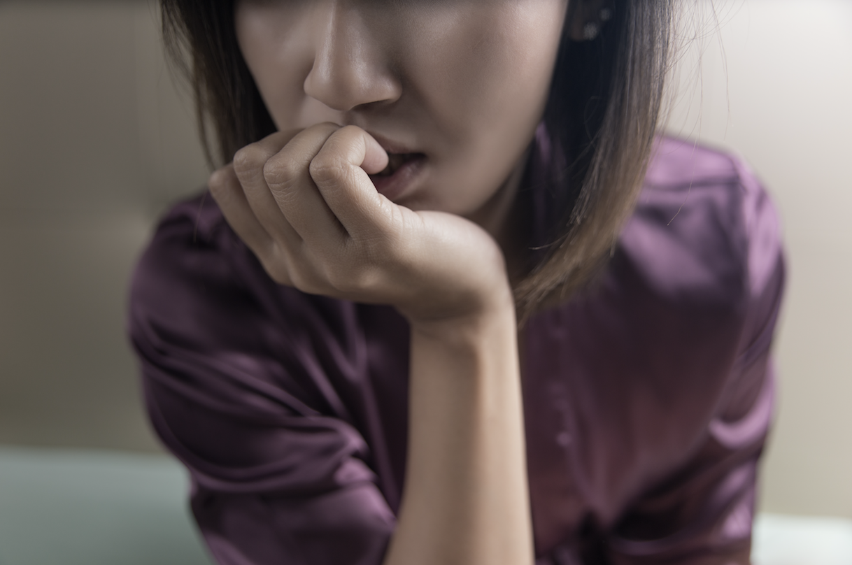 常咬手指、頭痛都是焦慮症特徵！養成5大生活習慣 教你如何走出焦慮症