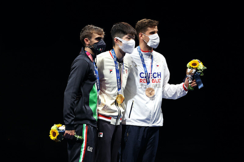 東京奧運｜中四退學當全職劍擊運動員 24歲張家朗勇奪花劍個人賽金牌