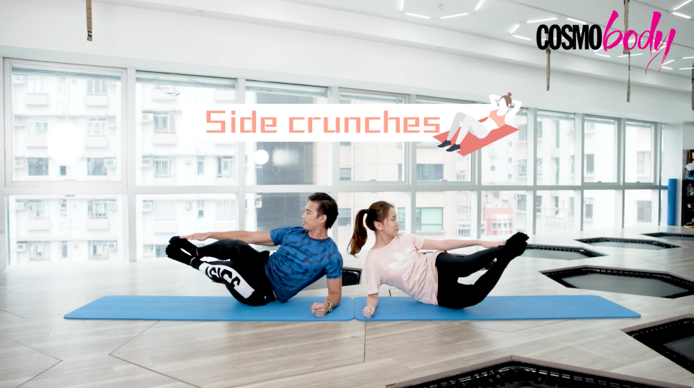 動作3：Side Crunches