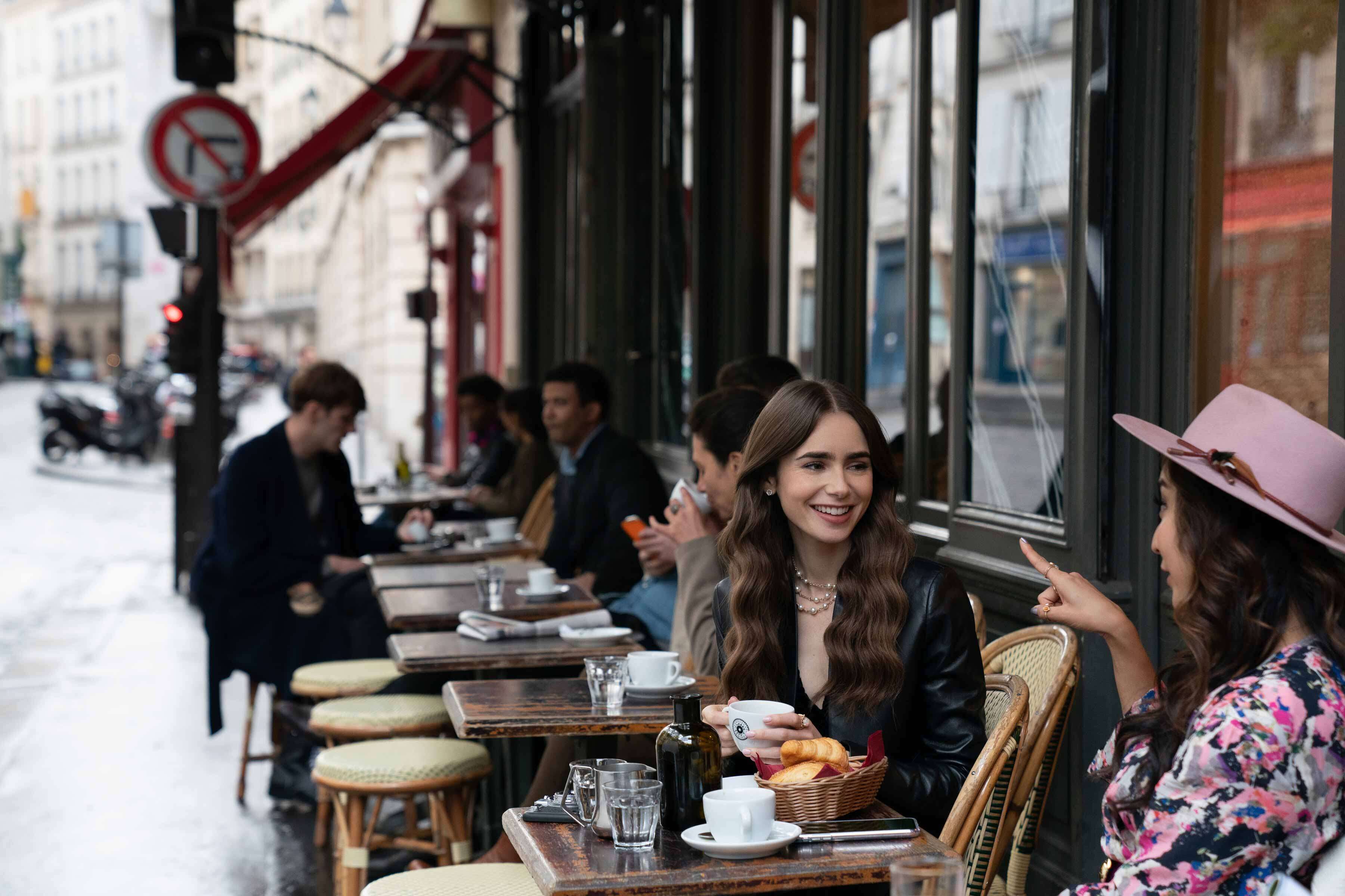 25＋女生智慧語錄｜看《Emily in Paris》學金句：別試圖讓別人喜歡你，那是再可悲不過