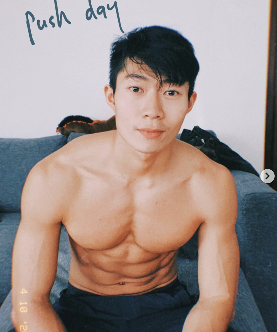 寒背｜健身教練教你4個動作矯正＋改善寒背 - Cosmo Fit Friday
