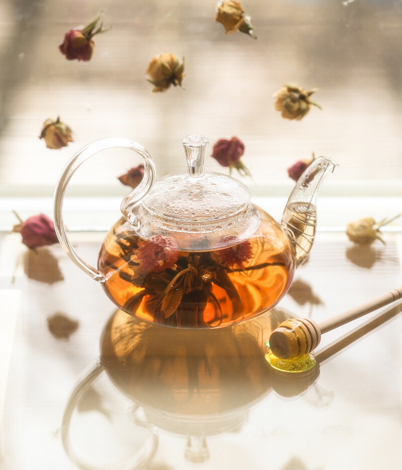 花茶｜中醫師教你7類花草茶功效＋配搭：玫瑰花茶可緩和情緒