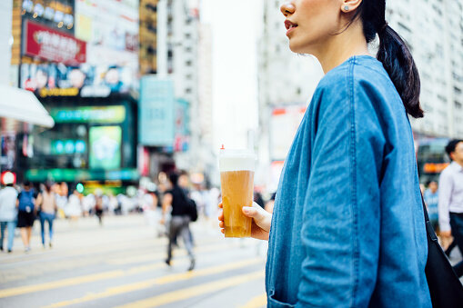 凍飲有幾傷身?中醫拆解凍飲如何加速肌膚衰老,易致黑眼圈及暗瘡... 凍飲有幾傷身?中醫拆解凍飲如何加速肌膚衰老,易致黑眼圈及暗瘡...