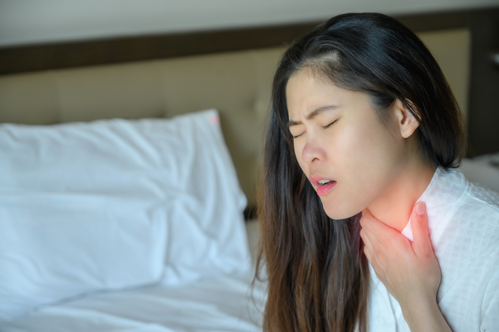 長期或單邊喉嚨痛〡中醫拆解喉嚨痛很久沒好的5大常見原因+舒緩方法