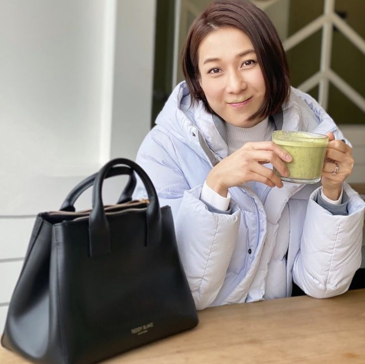 37歲鍾嘉欣公開10大凍齡秘訣:薑水浸腳+飲綠茶抗氧化+每朝吸收維他命D⋯⋯ 37歲鍾嘉欣公開10大凍齡秘訣:薑水浸腳+飲綠茶抗氧化+每朝吸收維他命D⋯⋯