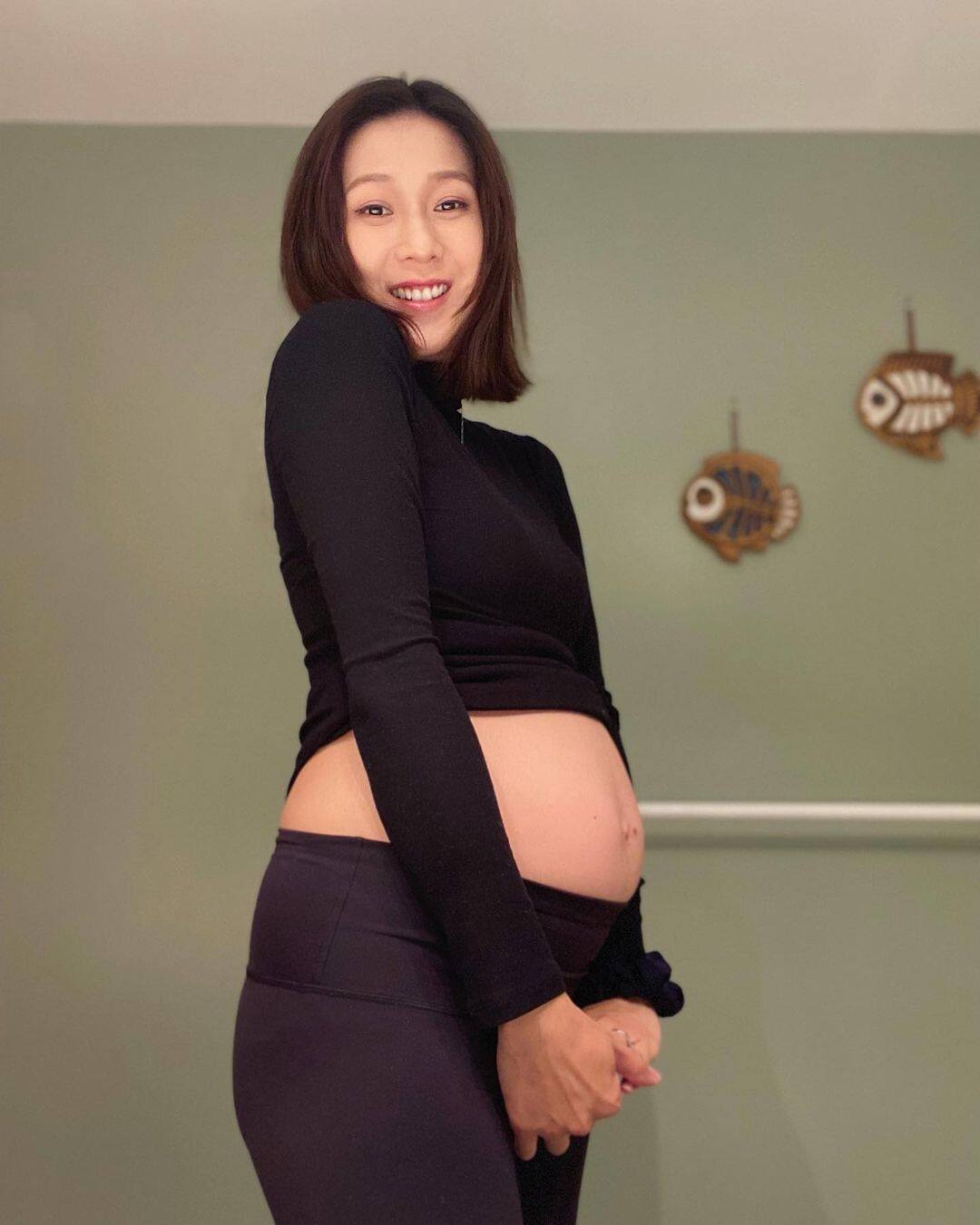 孕照超美!鍾嘉欣38歲再當媽|公開10+凍齡秘訣:蘋果醋瘦身+薑水浸腳+綠茶 孕照超美!鍾嘉欣38歲再當媽|公開10+凍齡秘訣:蘋果醋瘦身+薑水浸腳+綠茶
