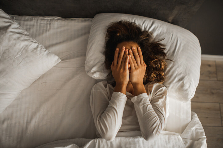 失眠原因｜中醫拆解淺眠易醒原因＋6個治療方法：穴位按摩幫助睡眠