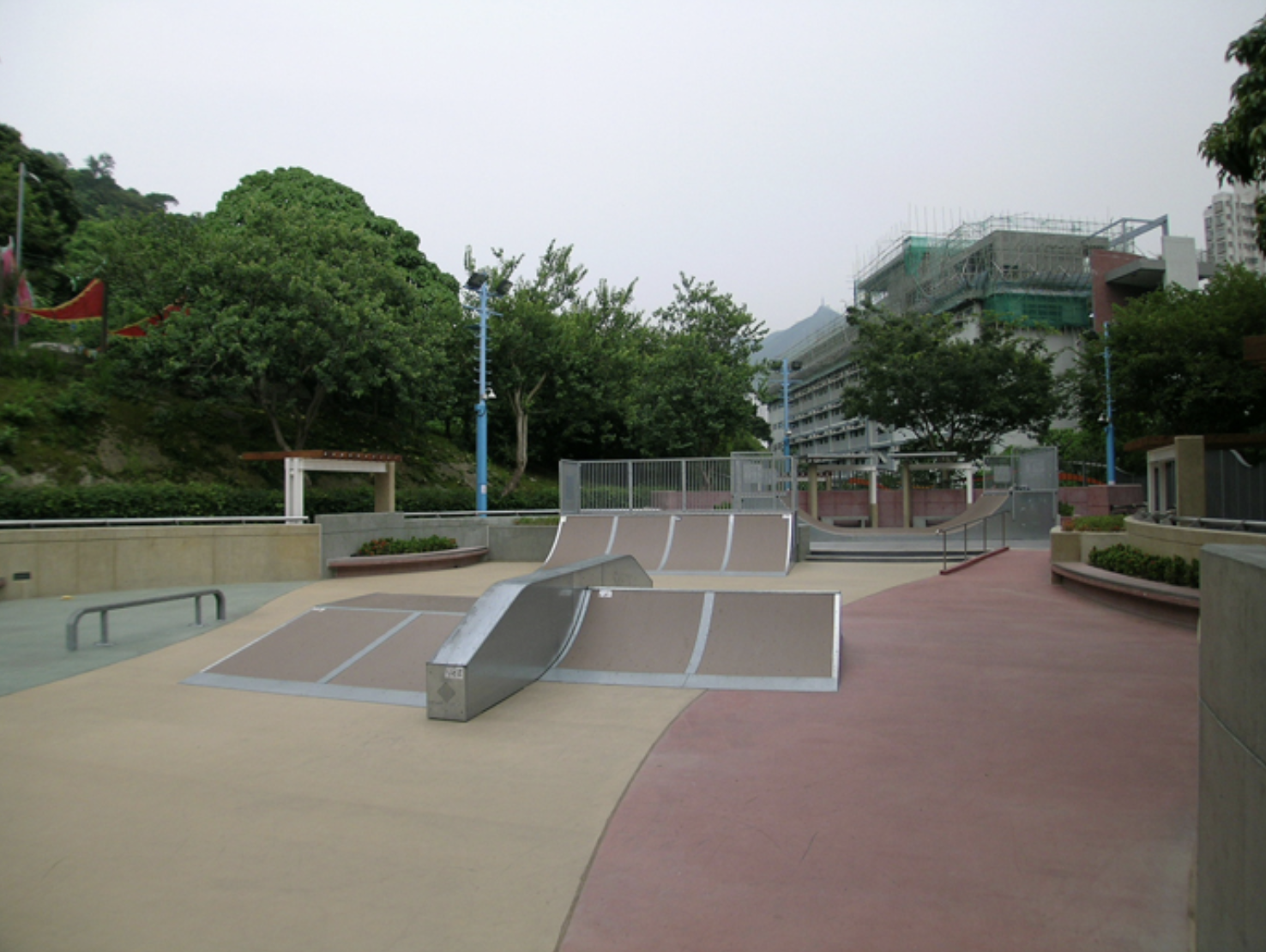 遍佈港九新界！香港10大室內外滑板場推介：場地夠大、打風落雨都可以踩板！