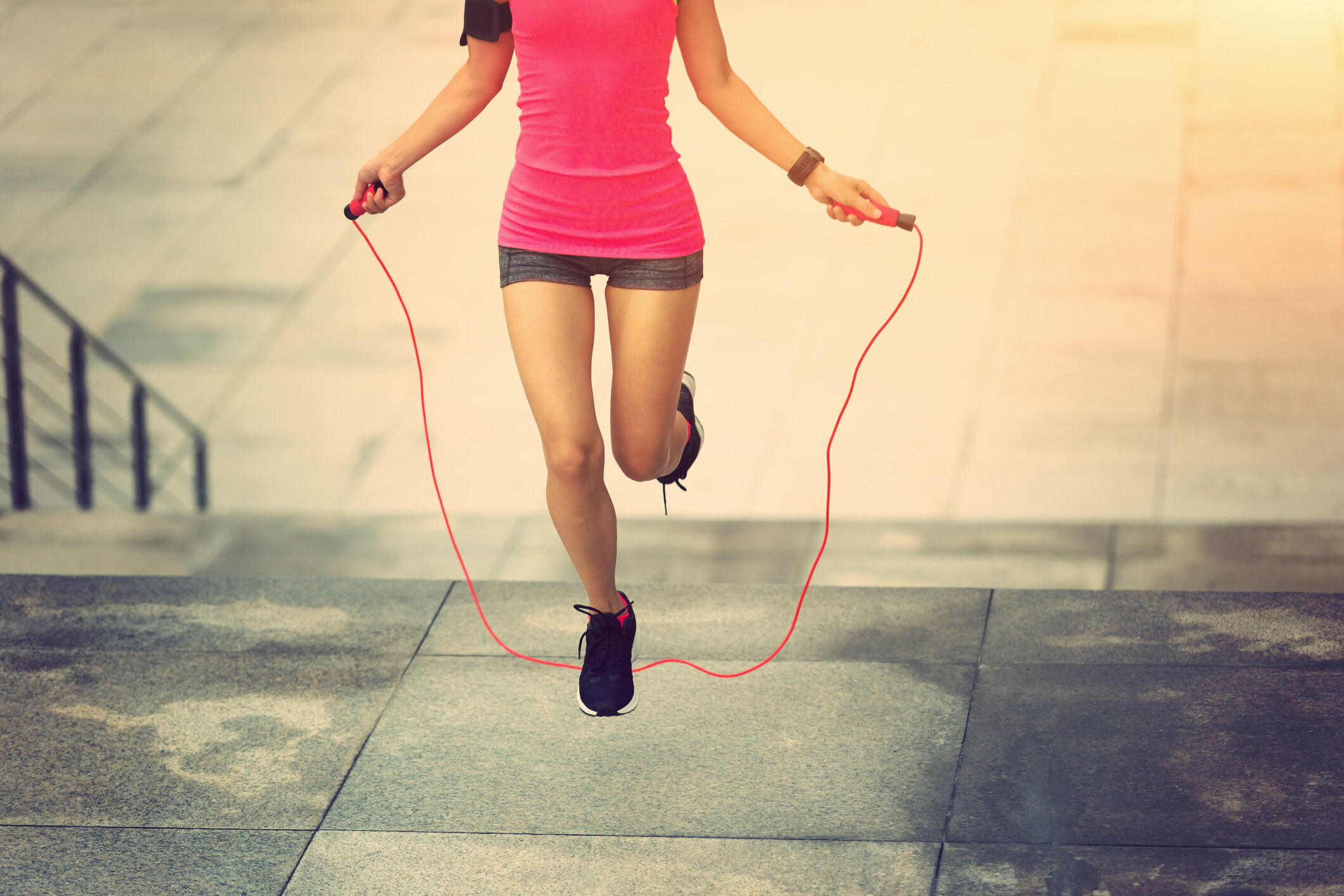 跳繩好處｜連跳10分鐘＝跑步1小時！6大減肥技巧公開 輕鬆改善下半身肥