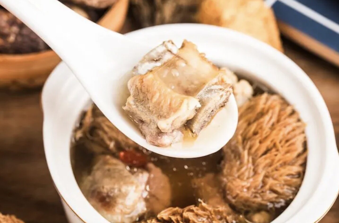 夏天湯水|中醫推介8款必飲時令湯水食譜:趕走濕氣同時清熱潤肺 夏天湯水|中醫推介8款必飲時令湯水食譜:趕走濕氣同時清熱潤肺