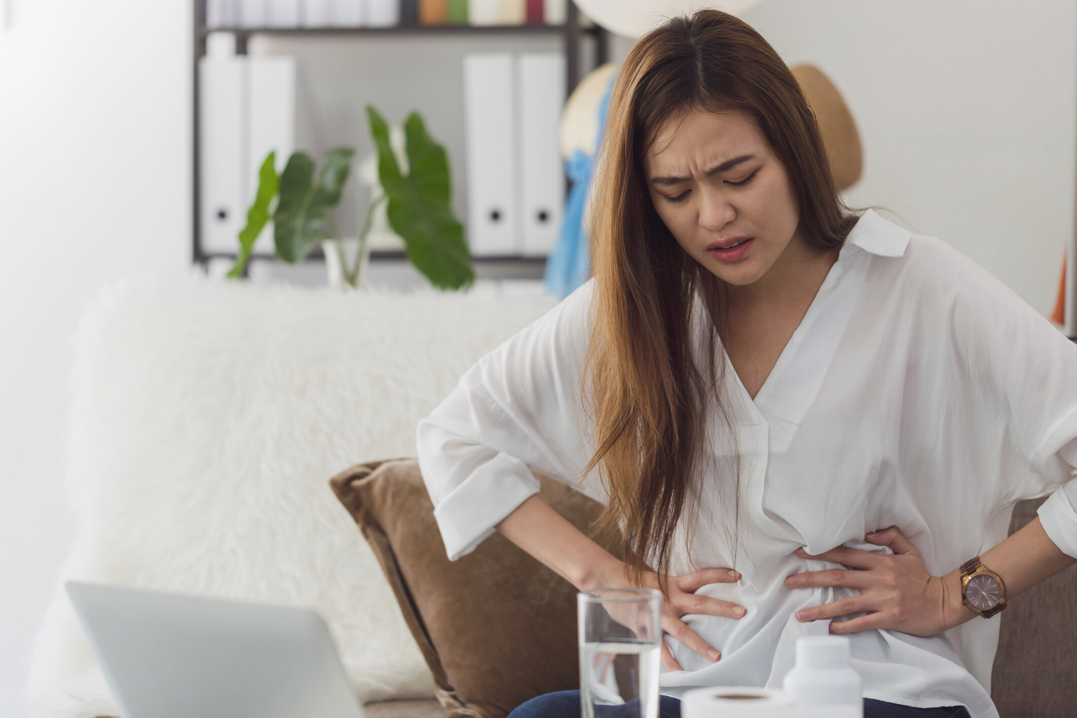 女生必讀5大M痛原因｜超級痛全因壓力過大+飲食不節制！紓緩M痛可從