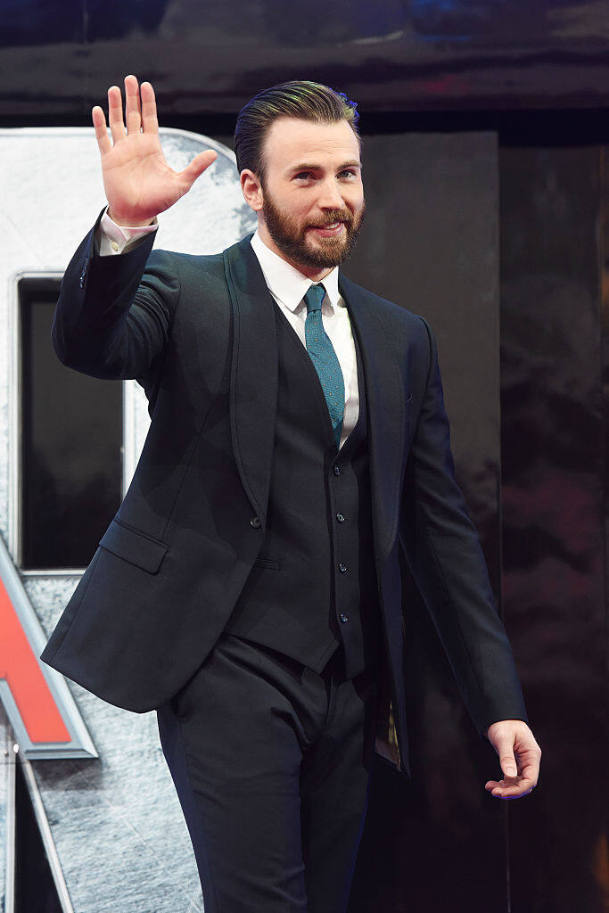 而Chris Evans 亦表示過自己與MARVEL的合約於拍攝《復仇者3》 而Chris Evans 亦表示過自己與MARVEL的合約於拍攝《復仇者3》