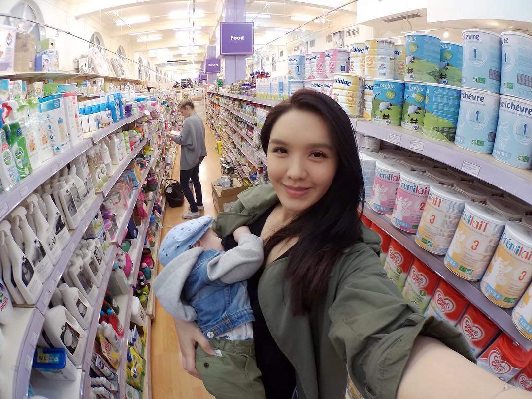 曬幸福餵BB相 Coffee林芊妤與兒子合照竟惹罵戰？
