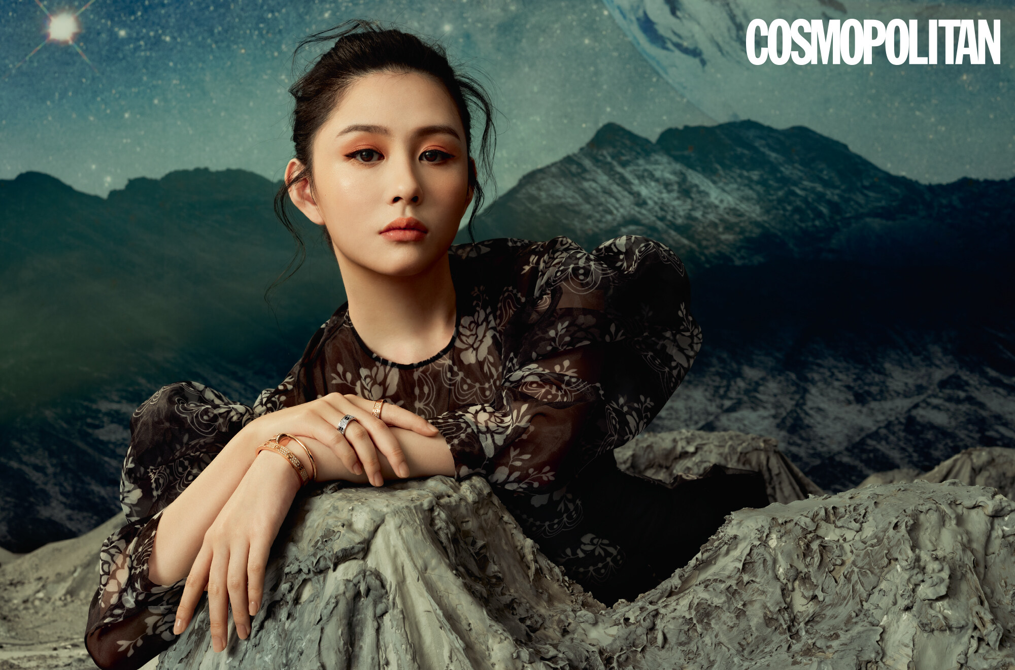沈月外表、性格同樣可愛！最美星二代媽咪自小教路 ：被偷拍前先公開生活