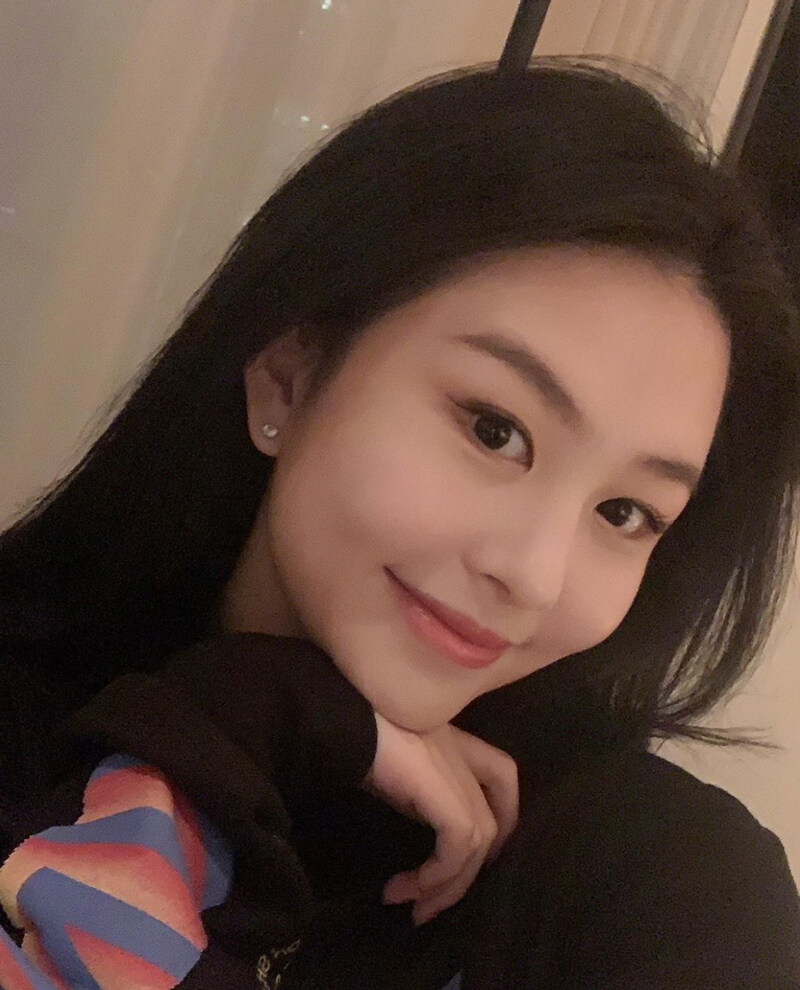 沈月外表、性格同樣可愛！最美星二代媽咪自小教路 ：被偷拍前先公開生活