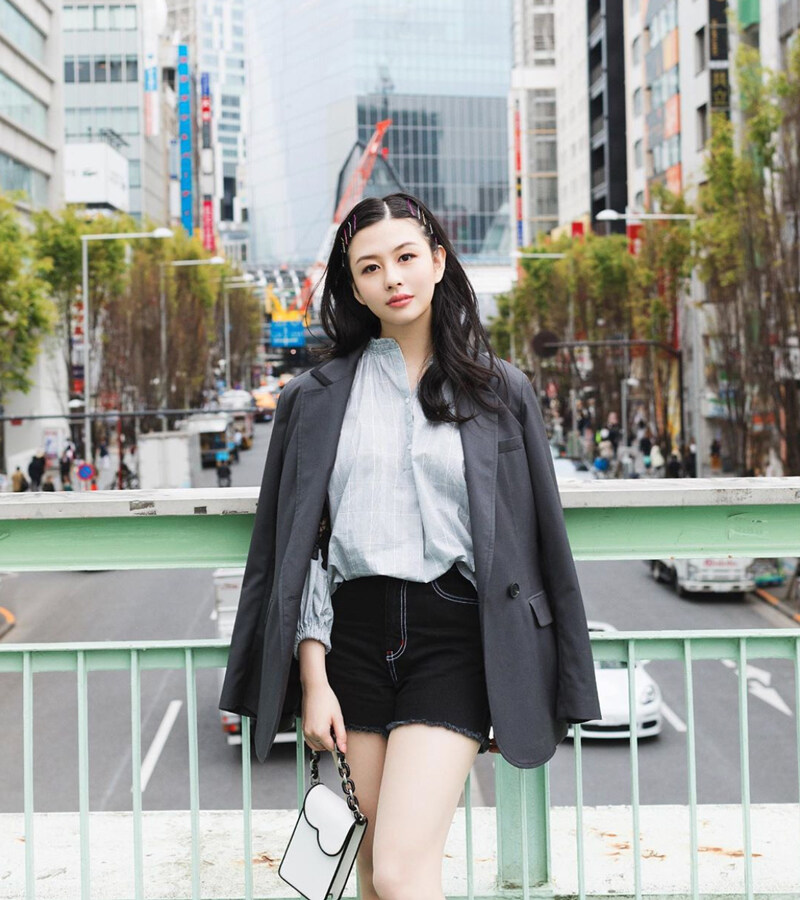 沈月外表、性格同樣可愛！最美星二代媽咪自小教路 ：被偷拍前先公開生活