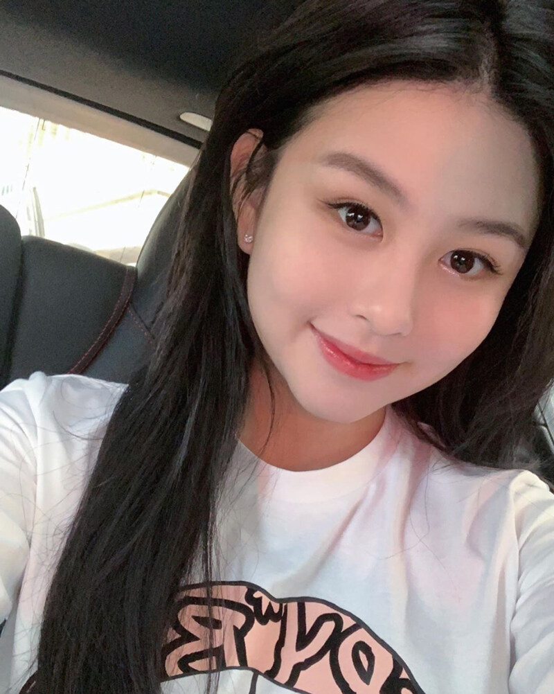 沈月外表、性格同樣可愛！最美星二代媽咪自小教路 ：被偷拍前先公開生活