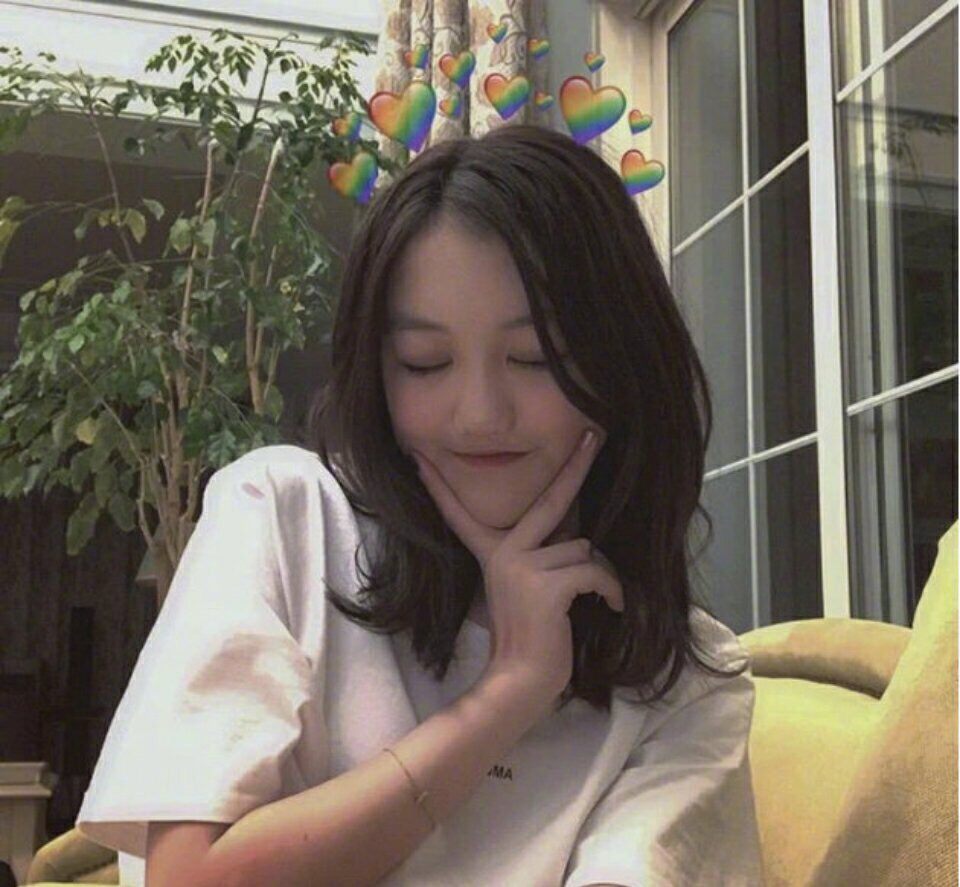 【星二代】王菲有女初長成 13歲李嫣掀時尚熱潮!憑獨特戴墨鏡方式成熱搜 【星二代】王菲有女初長成 13歲李嫣掀時尚熱潮!憑獨特戴墨鏡方式成熱搜