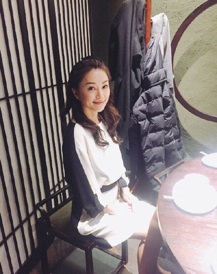 其實過往的日本藝人的確大多走付費會員模式