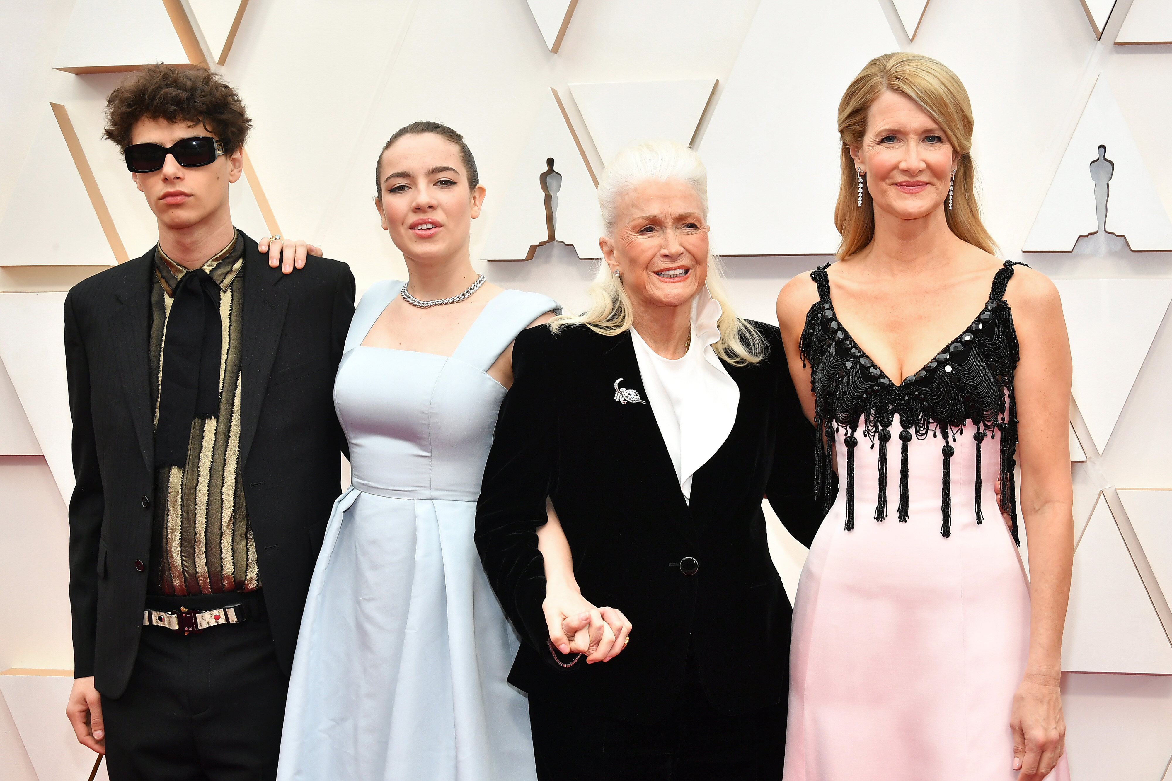 【奧斯卡2020】最佳女配角Laura Dern大熱奪獎力撼雙提名《婚姻故事》拍檔Scarlett Johansson? 【奧斯卡2020】最佳女配角Laura Dern大熱奪獎力撼雙提名《婚姻故事》拍檔Scarlett Johansson?