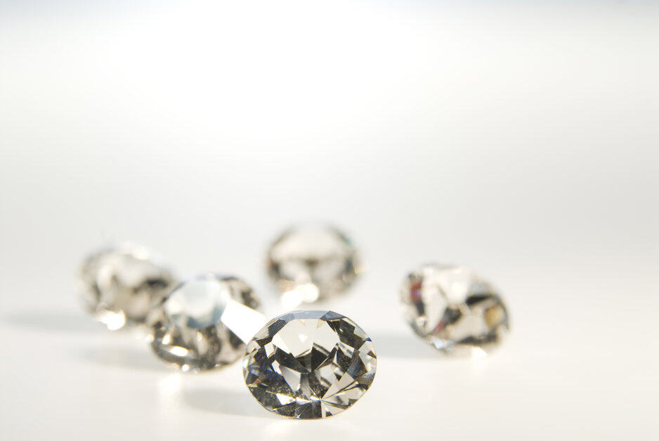 一卡鑽石戒指價格大不同！2019年10大品牌鑽戒款式推介