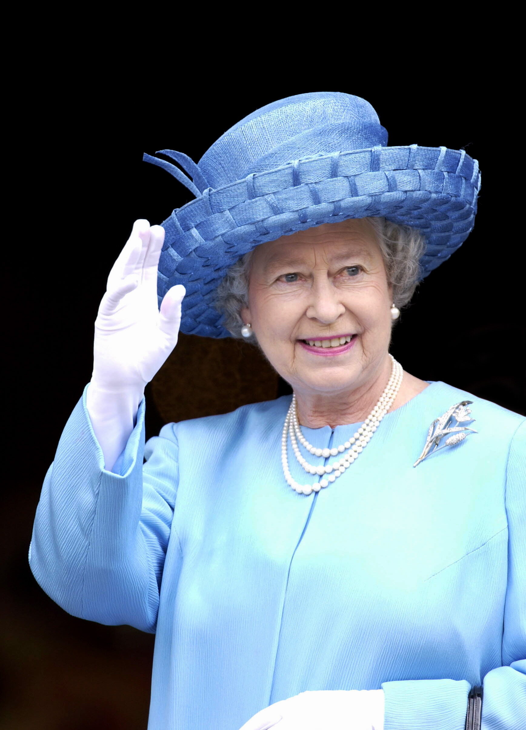 不快的背後：英女皇與首相的「隱密」交流 - *CUP媒體