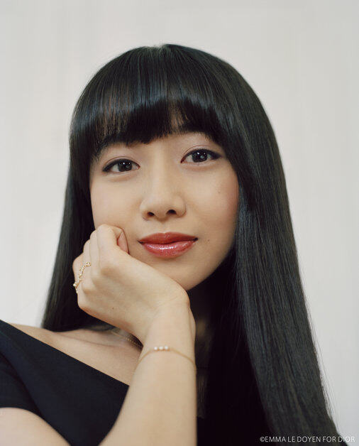 與妹妹完全不同的五官，Cocomi的樣子就像媽媽般是個輕熟型的古典美人，即