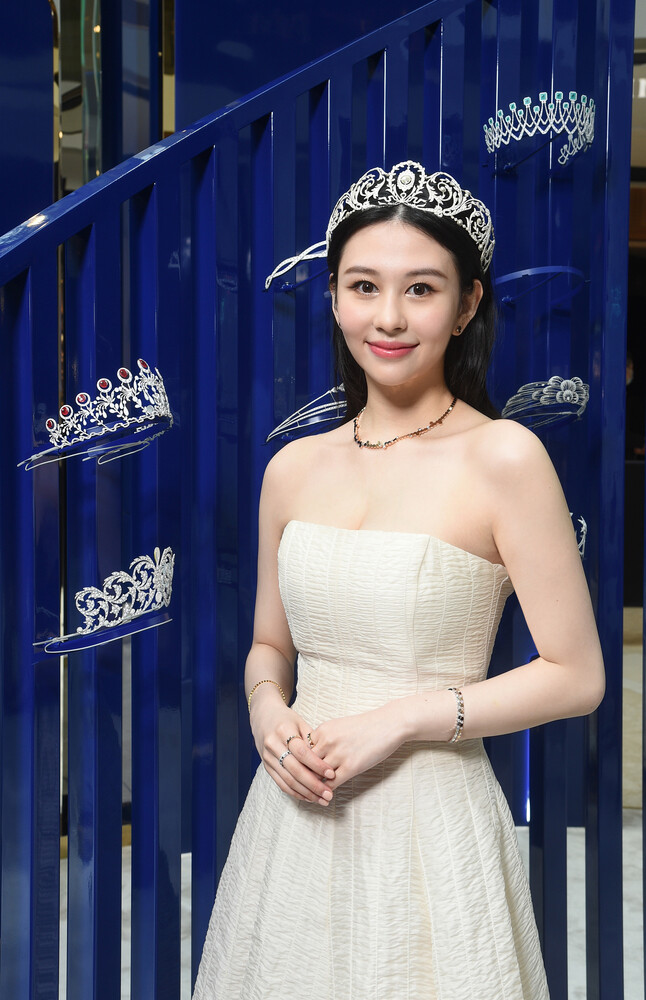 Ian@Mirror、Amy Lo、沈月現身Chaumet「光藝大師」期間限定展|欣賞Bee My Love珠寶及Josephine冠冕 Ian@Mirror、Amy Lo、沈月現身Chaumet「光藝大師」期間限定展|欣賞Bee My Love珠寶及Josephine冠冕