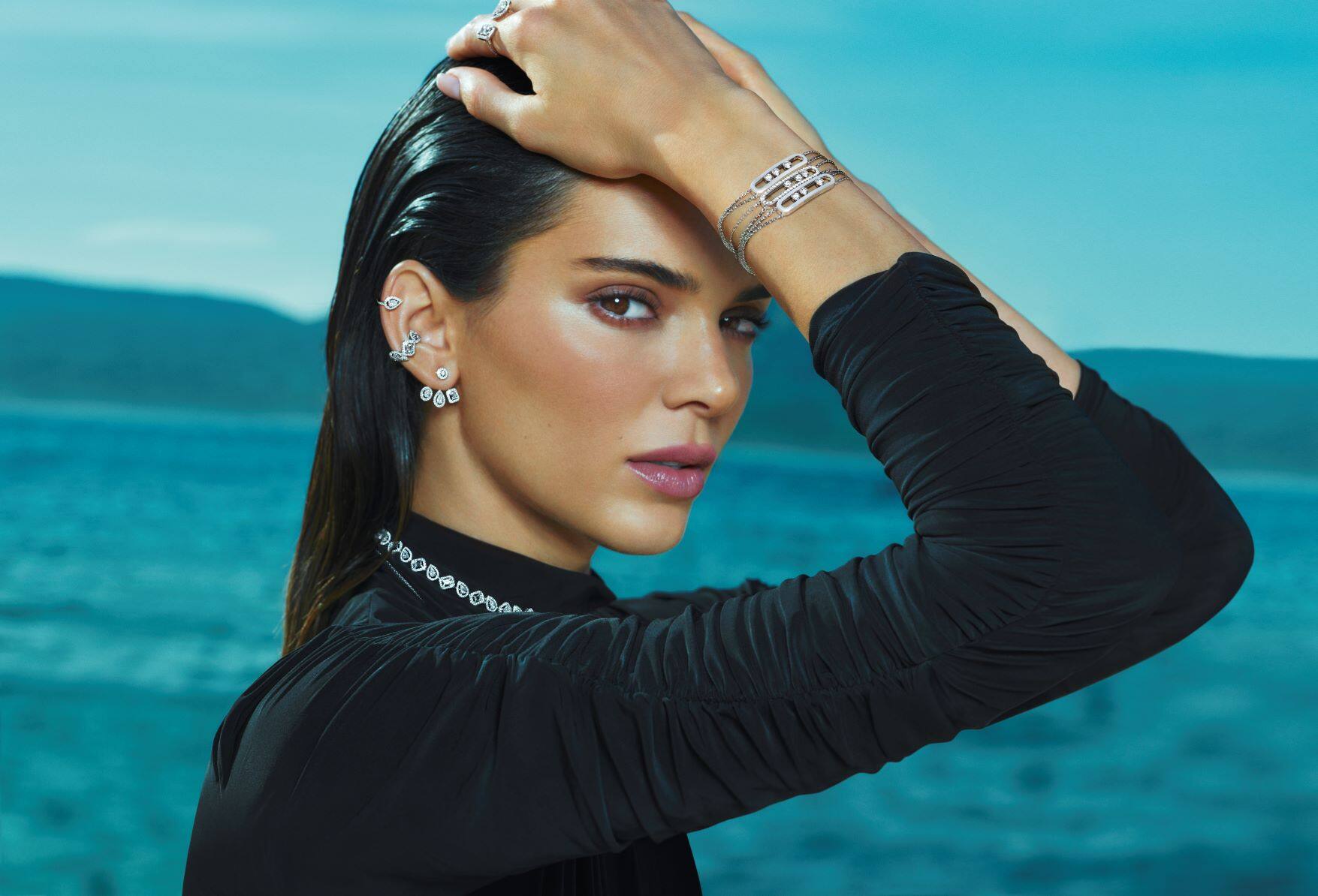 名模Kendall Jenner戴上Messika Paris靈動自由的鑽石珠寶 陽光下演繹法式時尚