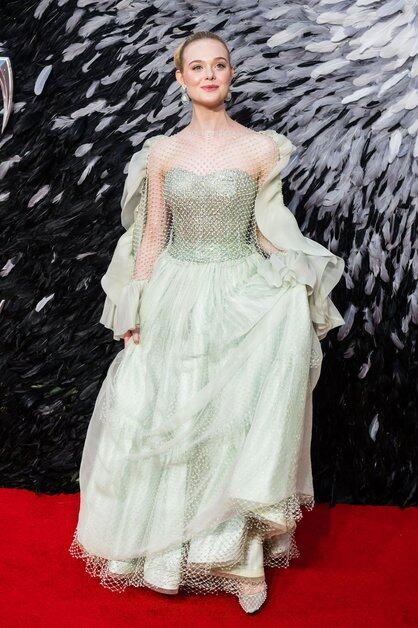 《黑魔后2》睡公主Elle Fanning 從小童星蛻變成時尚公主