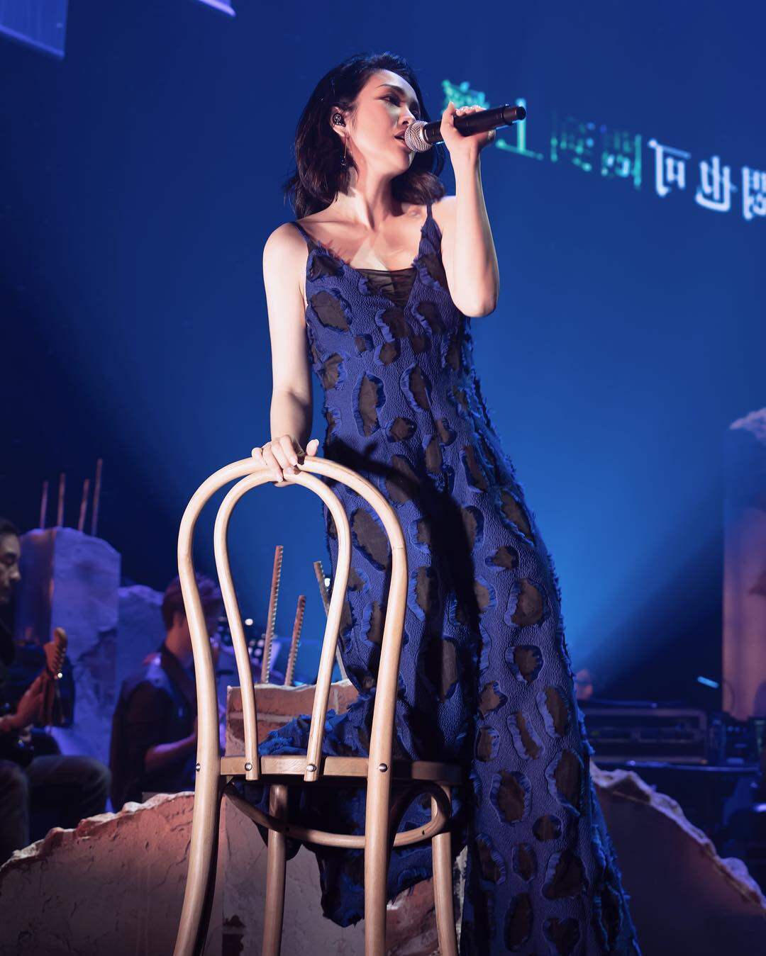 謝安琪與麥浚龍 在 11 月時以微電影形式呈現《拉闊音樂會》