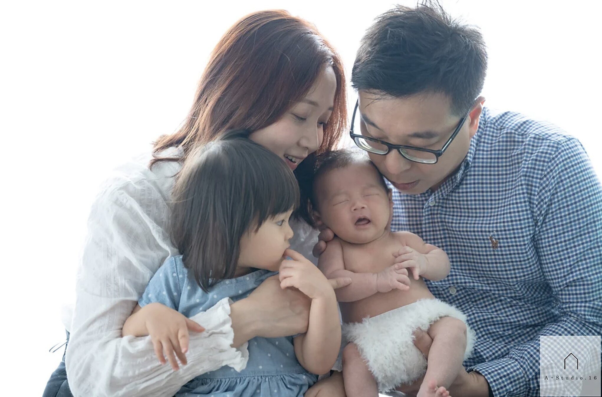 全家福｜精選3間家庭照影樓：初生嬰兒攝影/溫馨家庭照/見證毛孩成長
