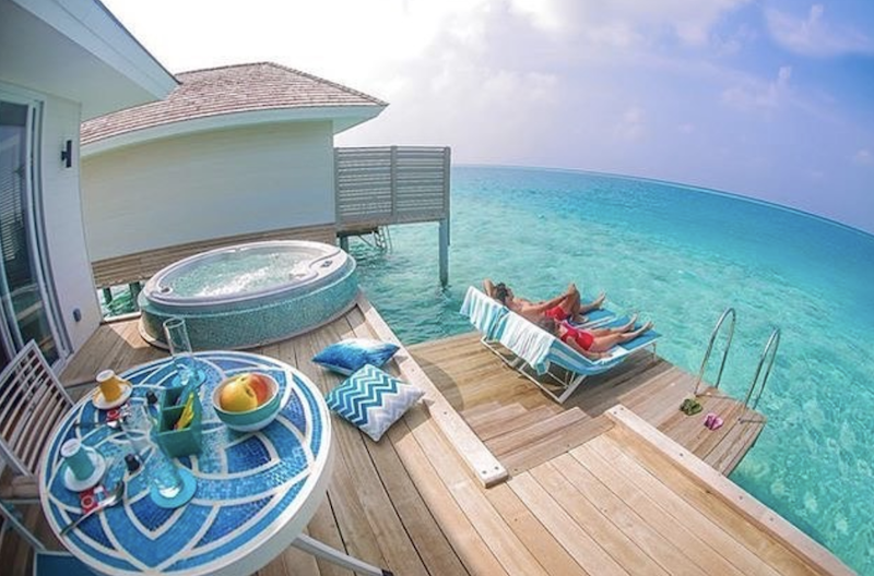 「胡說八道會」豪遊馬爾代夫只需$2,300！胡杏兒四度飛Maldvies最奢華Villa 索價$14萬！