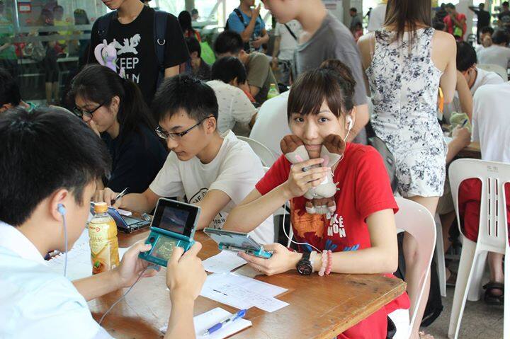 虛擬角色也能成密友!Pokémon鐵粉與寵物小精靈結伴20年:「精靈比人類更可 虛擬角色也能成密友!Pokémon鐵粉與寵物小精靈結伴20年:「精靈比人類更可