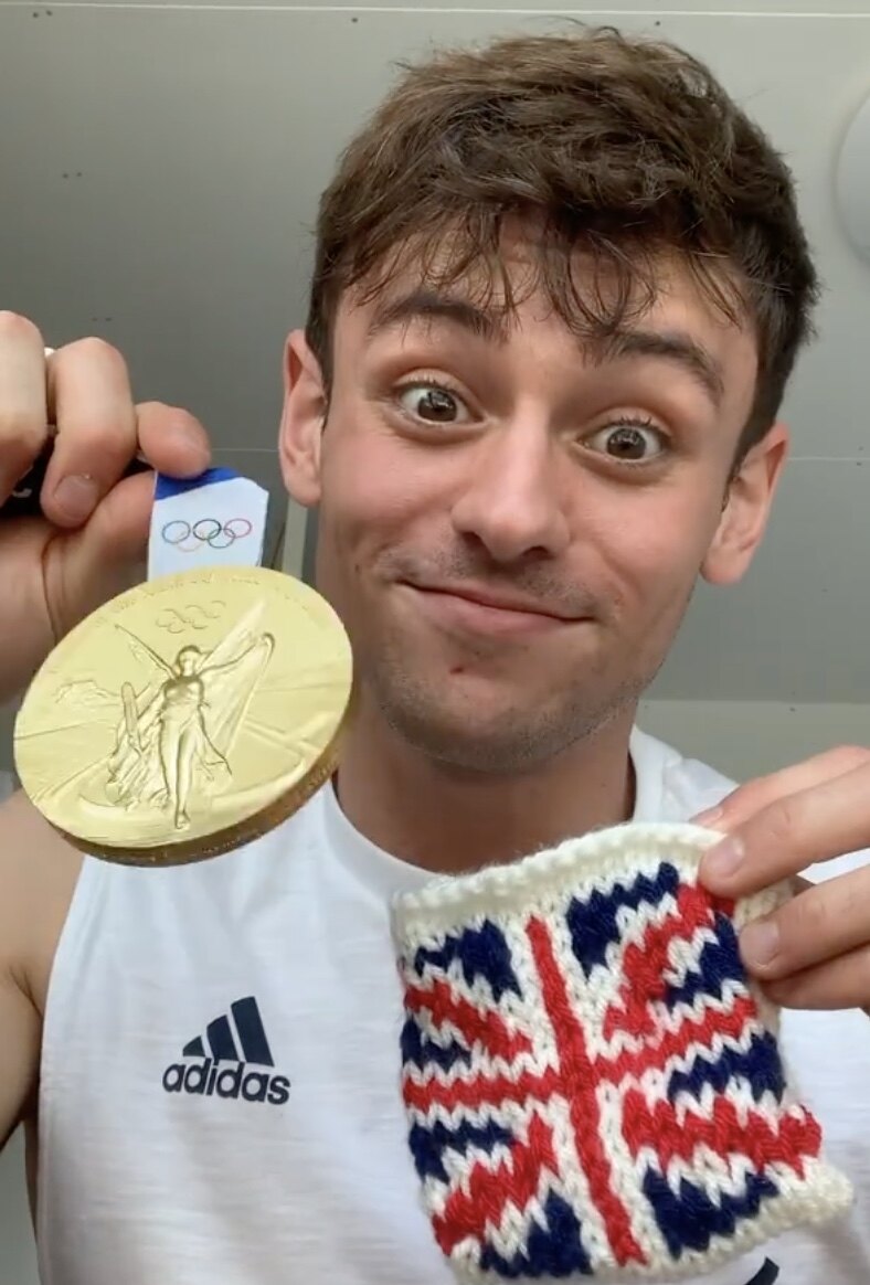 「編織金牌得主」Tom Daley 的作品到底有多美？盤點5大鉤針編織班＋3個本地針