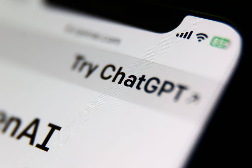 ChatGPT聊天機械人是甚麼？註冊及使用教學＋X大實用功能：日常對話、進行翻譯