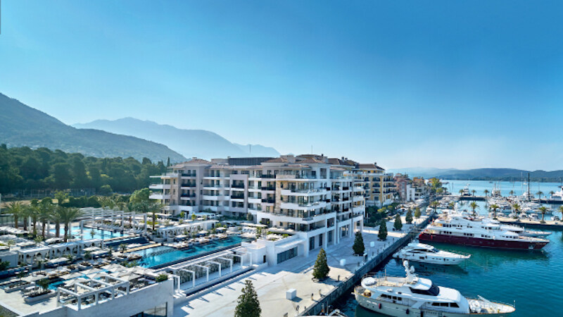 現在，黑山港沿岸有低密度奢華豪宅、