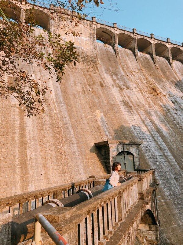 假如你是夏天去，就有機會看到壯觀的水壩放水