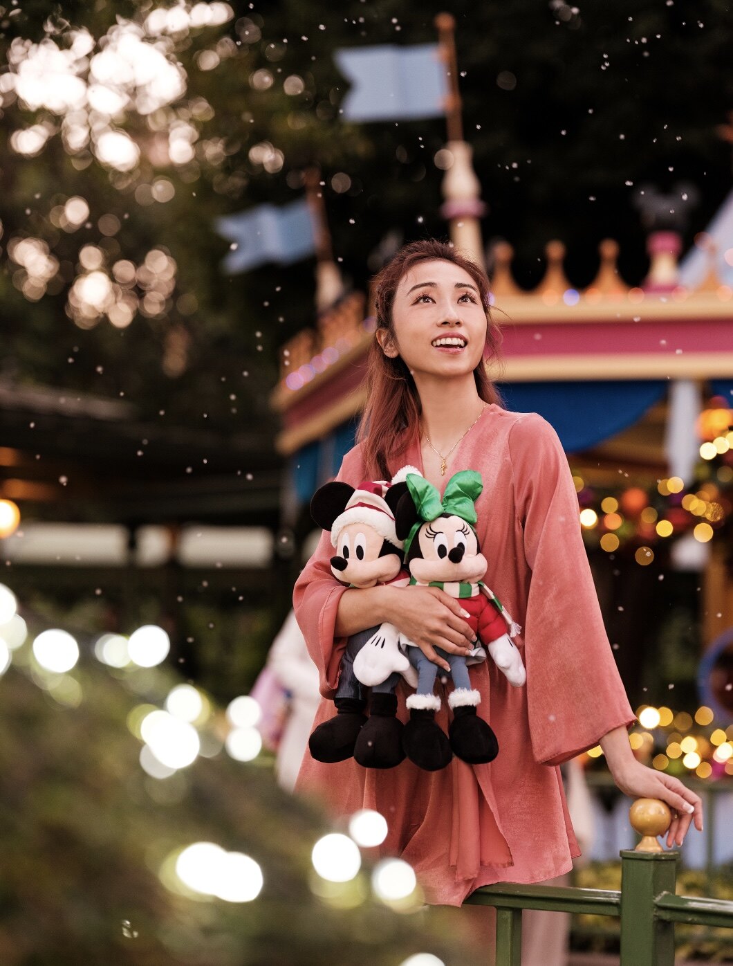 聖誕夢幻好去處！香港迪士尼樂園節日打卡攻略+最佳禮物選購指南