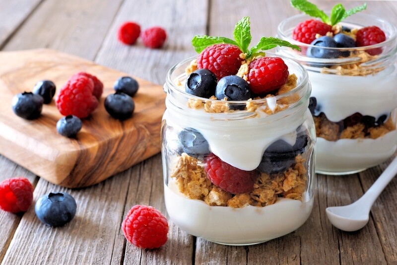 Greek yogurt製造過程中會用上更多牛奶，