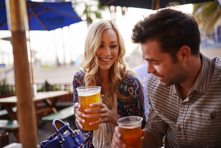 男人是不喜歡女人喝啤酒的 (photo: Shutterstock)